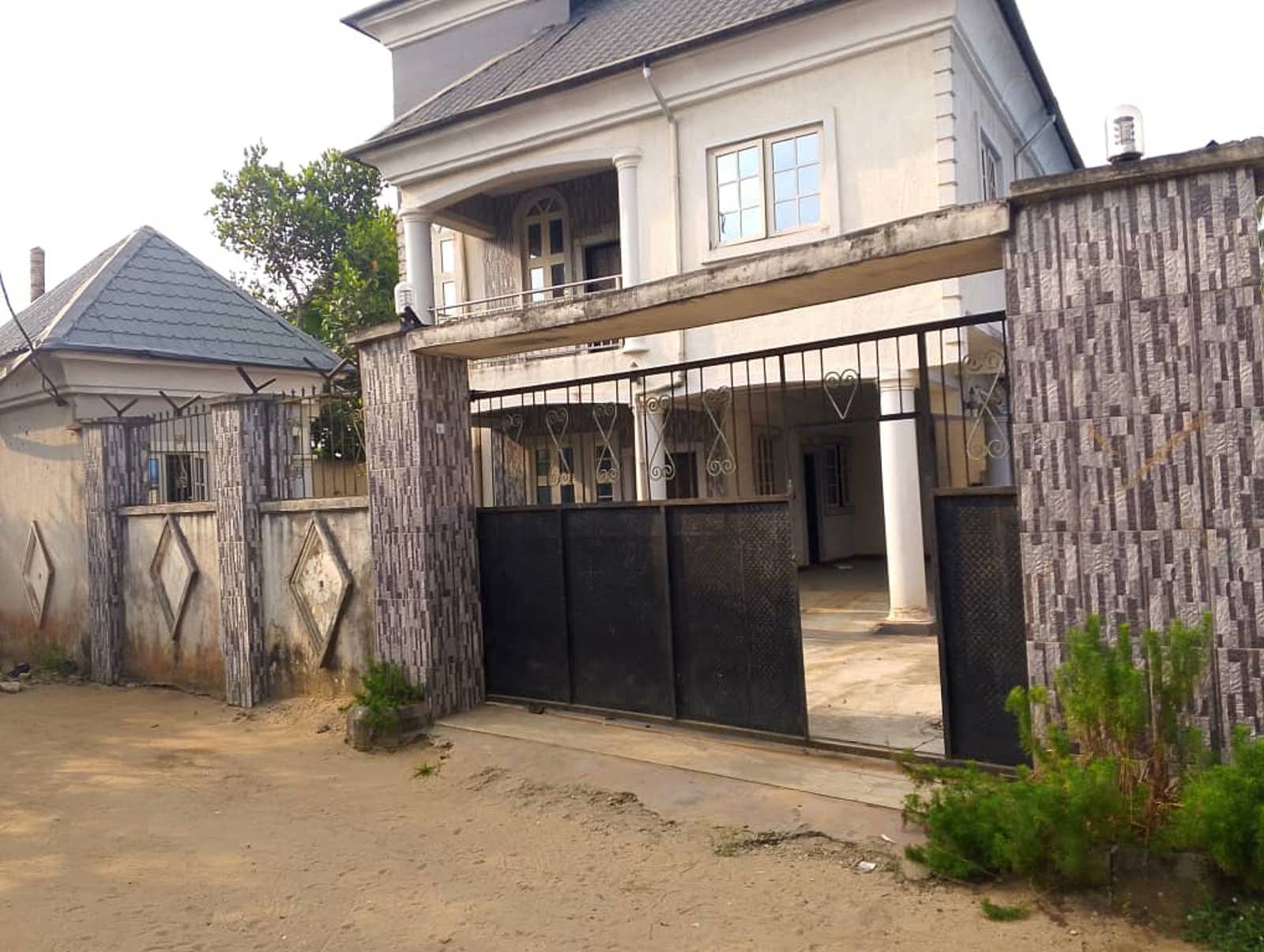 5 bedroom detached duplex